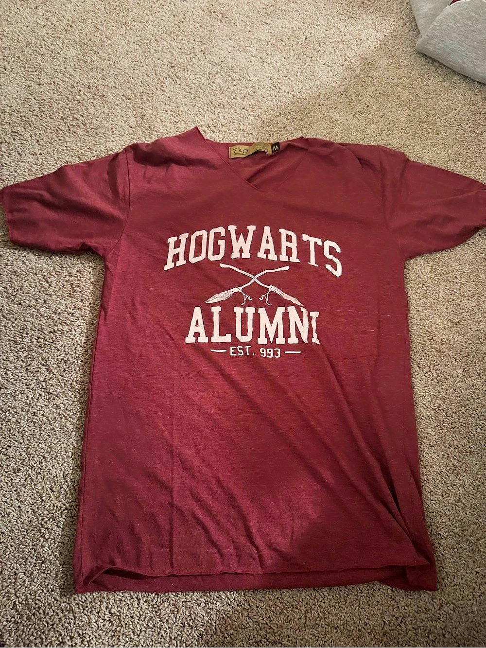 Hogwarts Alumni Graphic Tee Size Medium
